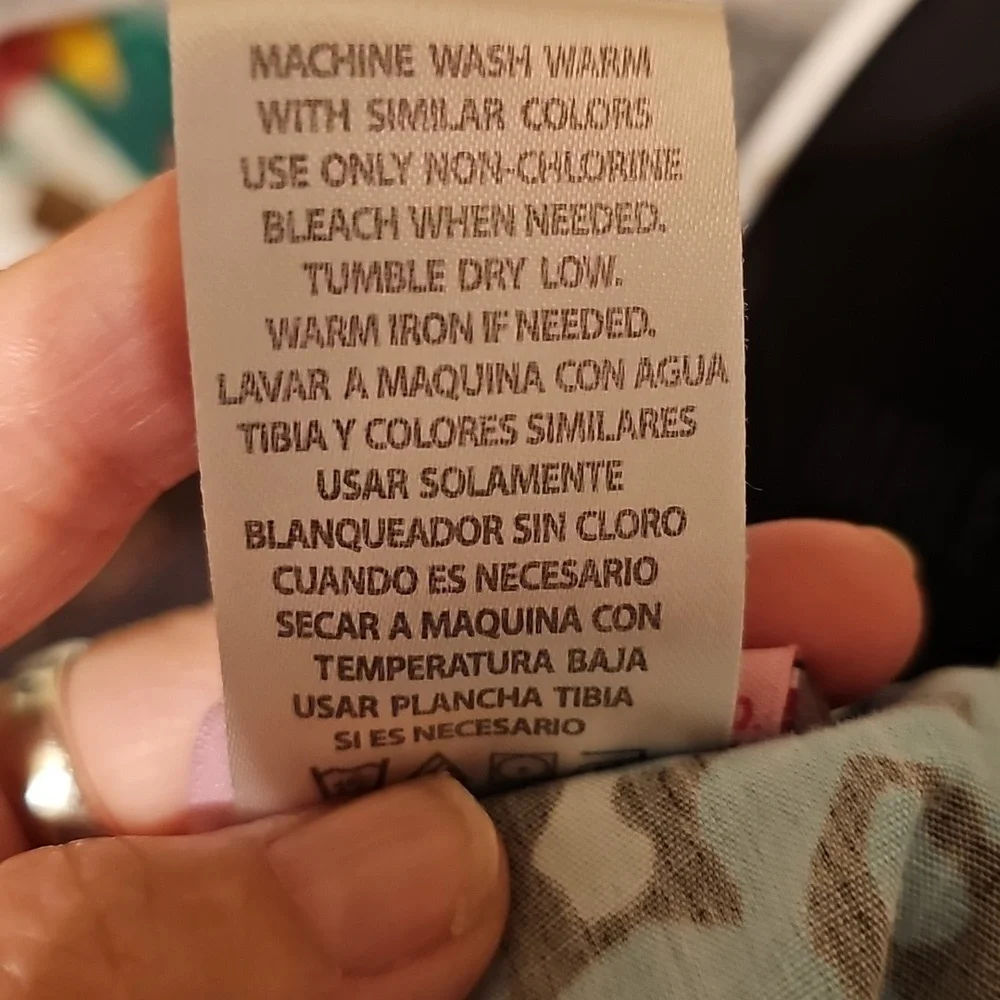 Hello Kitty Scrub Top - Picture 10 of 10